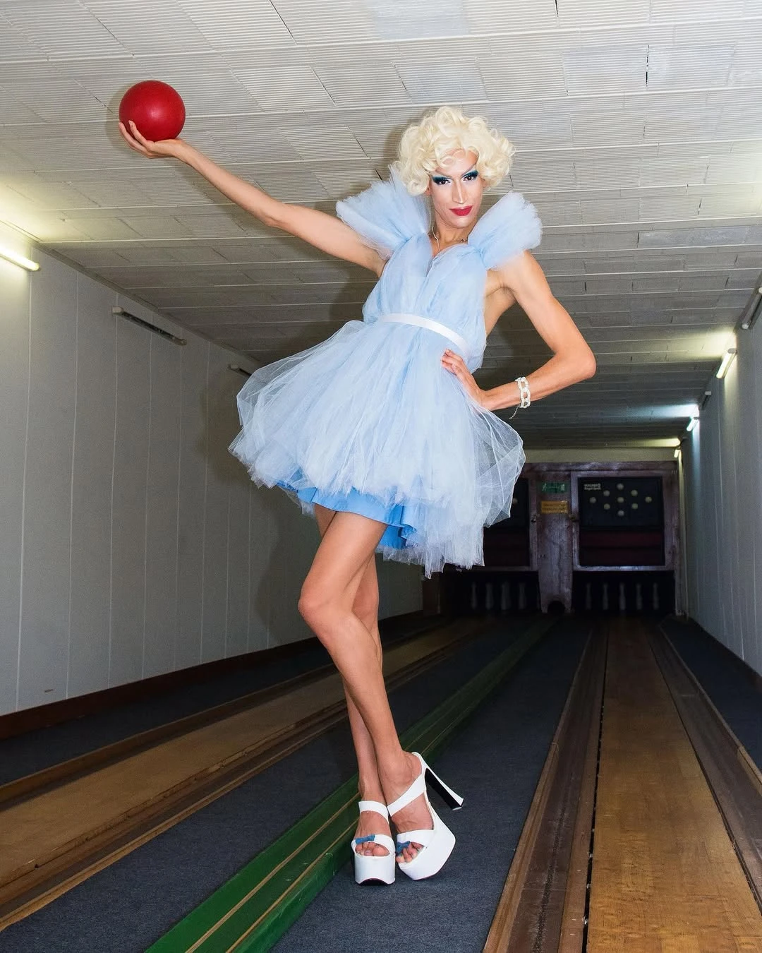 Karlie Kant Drag Queen Performance bei Kantastique Show im Keglerheim Neukölln Berlin