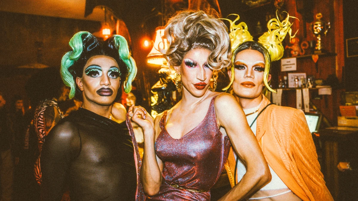 Provokant Drag Show Saarbrücken mit Karlie Kant, Twiga und Z'iamanda Leurre Performance